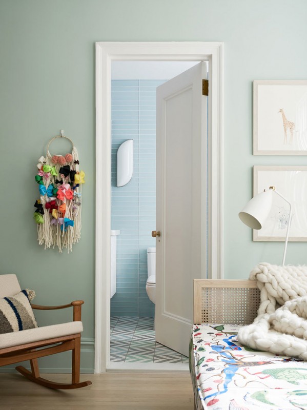 Красочная современная квартира на Манхэттене