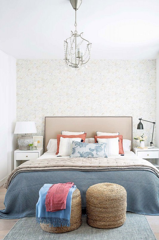 Уютная классика с бирюзовыми акцентами в мадридской квартире