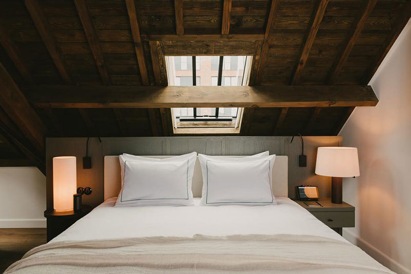 Необычный отель в здании бывшего монастыря в Антверпене