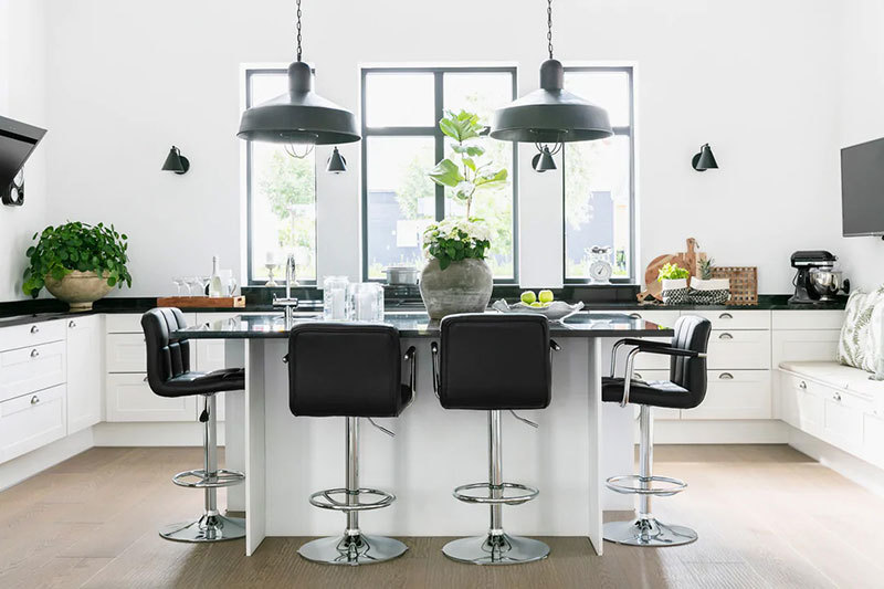 Прекрасный загородный дом с бассейном для семейной пары в Швеции (160 кв. м)