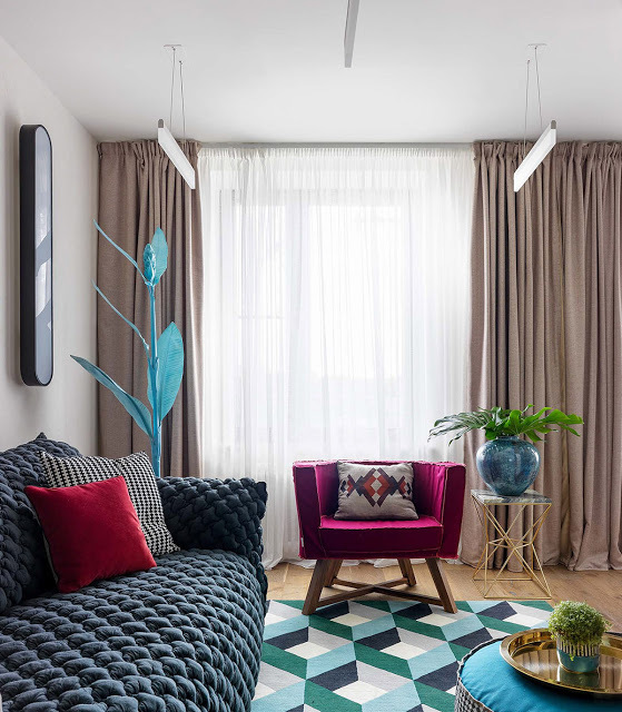 Светлая квартира, полная красок и веселых мотивов