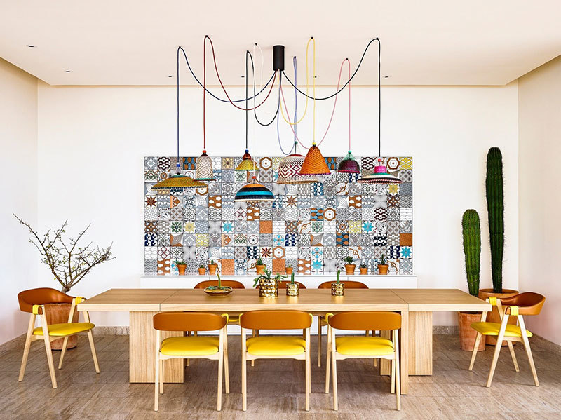 Оранжевое настроение: квартира с сочными акцентами и видом на океан в Мексике