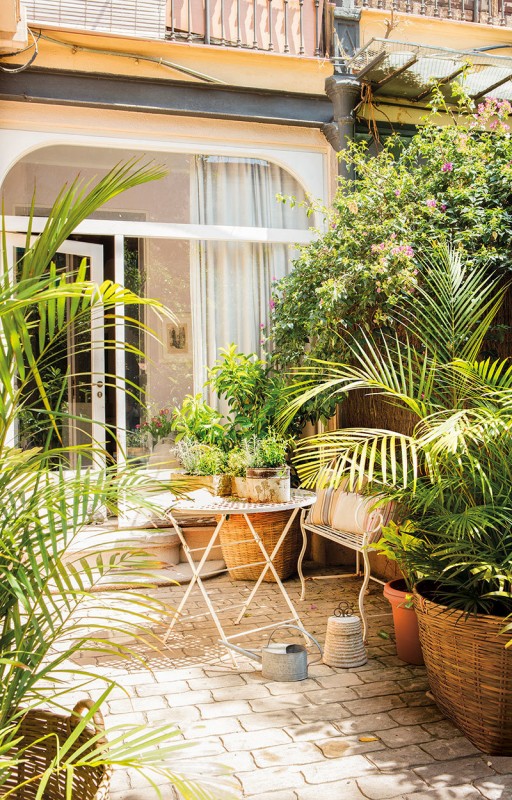 Квартира в Барселоне с чудесным задним двориком