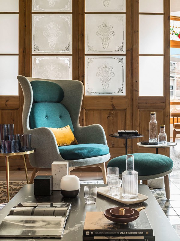 Квартира с витражами и видовой террасой в Барселоне Квартира с витражами и видовой террасой в Барселоне