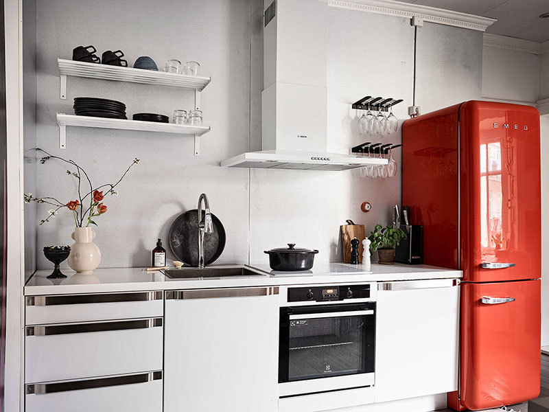 И снова зелёный: красивая скандинавская квартира с классическими акцентами в Гетеборге