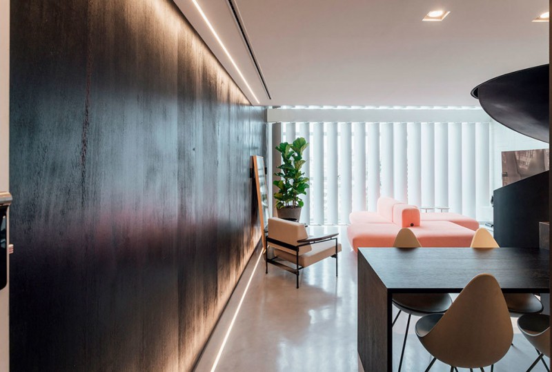 Бразильский лофт со скульптурной лестницей