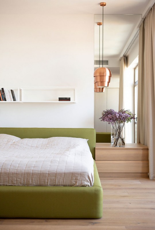 Уютная современная квартира с библиотекой в ​​Киеве, Украина