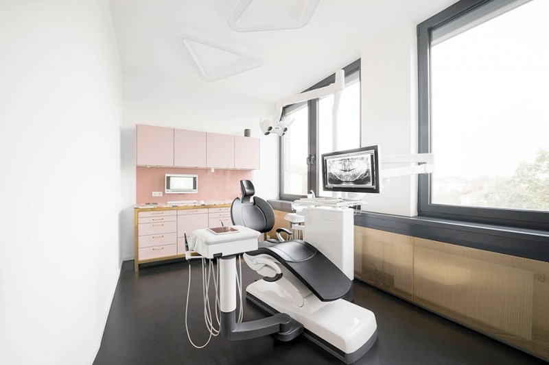 Стоматологическая клиника в Берлине по проекту Studio Karhard