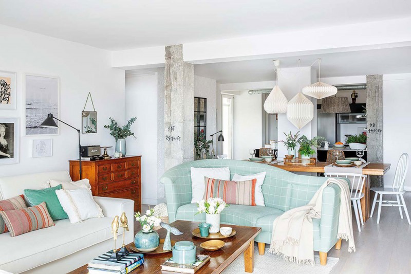 Уютная классика с бирюзовыми акцентами в мадридской квартире