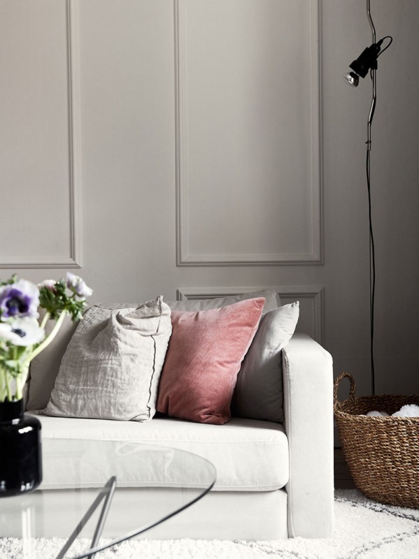 Небольшая квартира в нежными оттенках в доме начала 20 века в Стокгольме (57 кв. м)