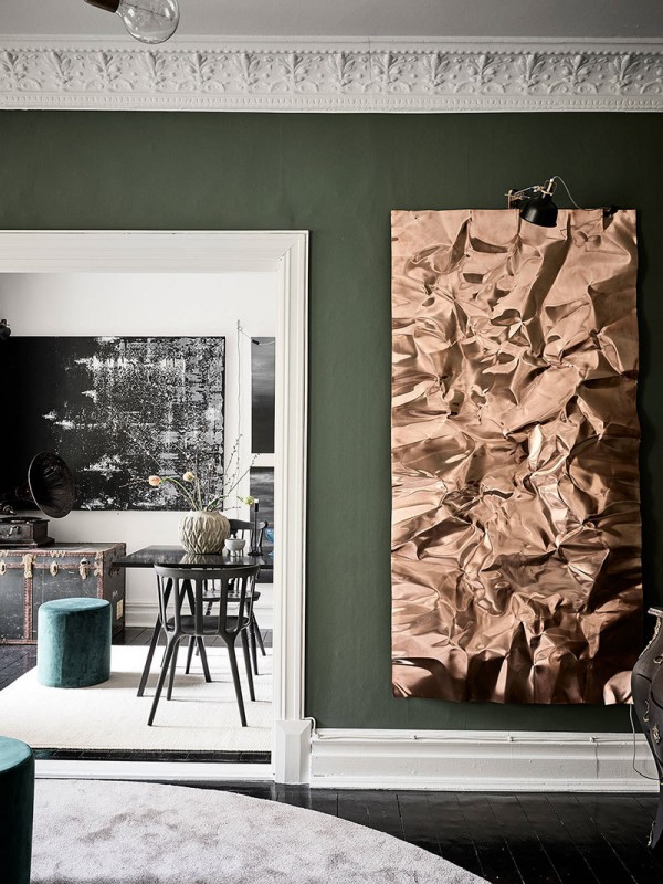 И снова зелёный: красивая скандинавская квартира с классическими акцентами в Гетеборге