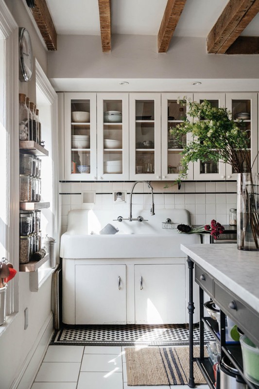 Светлый таунхаус с великолепной кухней и библиотекой в Нью-Йорке