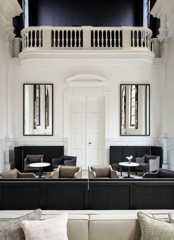 Необычный отель в здании бывшего монастыря в Антверпене