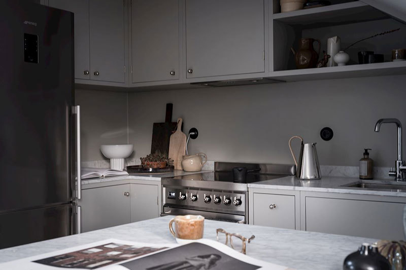 Стильная мансардная квартира-студия в Гетеборге (35 кв. м)