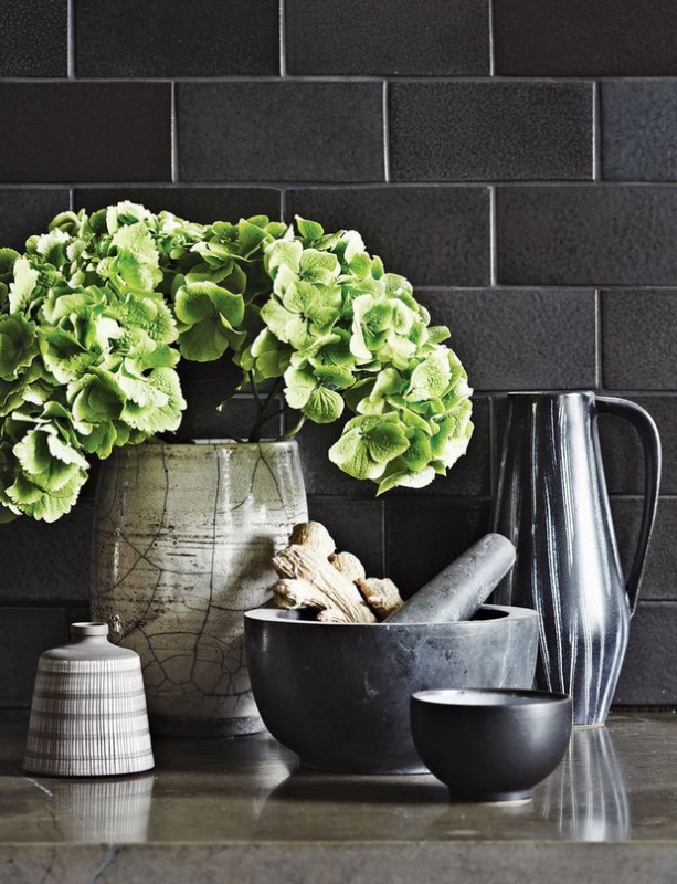 Квартира  с большим количеством темных оттенков