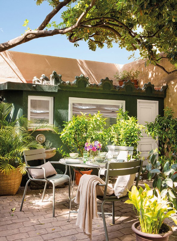 Квартира в Барселоне с чудесным задним двориком