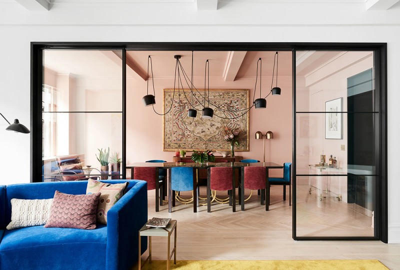 Красочная современная квартира на Манхэттене