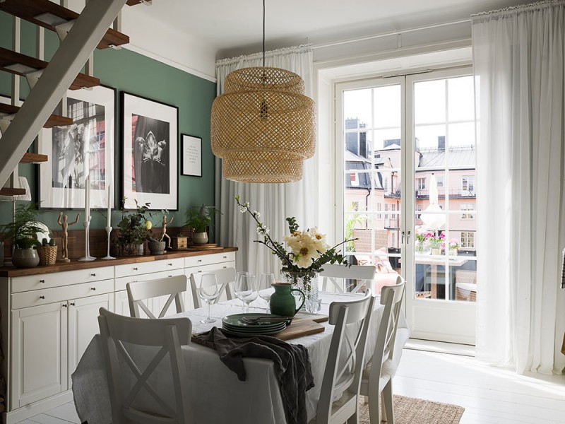 Необычная мансардная квартира с балконом и террасой в Стокгольме (75 кв. м) Необычная мансардная квартира с балконом и террасой в Стокгольме (75 кв. м)