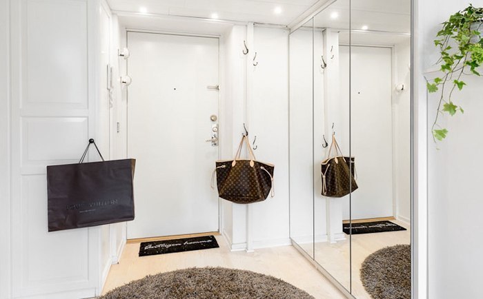 Светлая квартира с высокими потолками Светлая квартира с высокими потолками