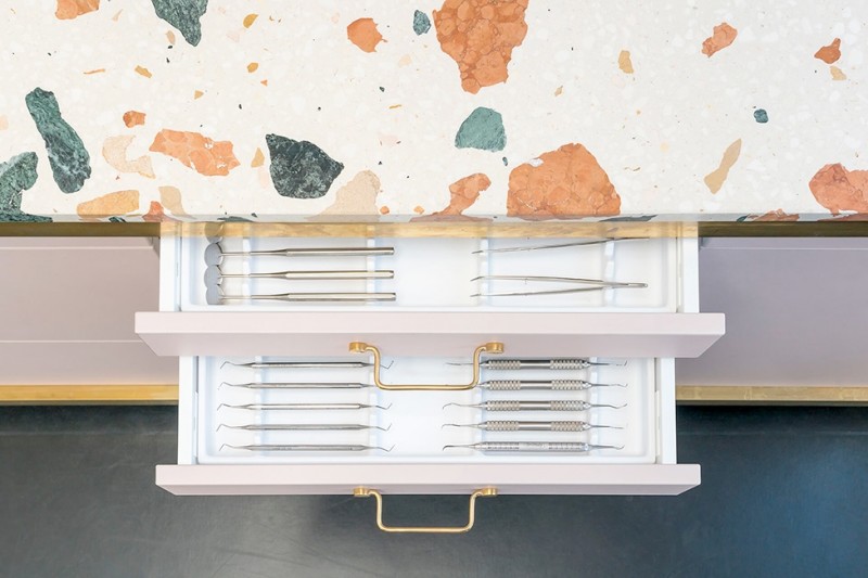 Стоматологическая клиника в Берлине по проекту Studio Karhard