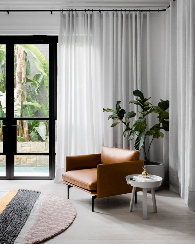 Стильный современный интерьер в красивой викторианской оболочке в Австралии