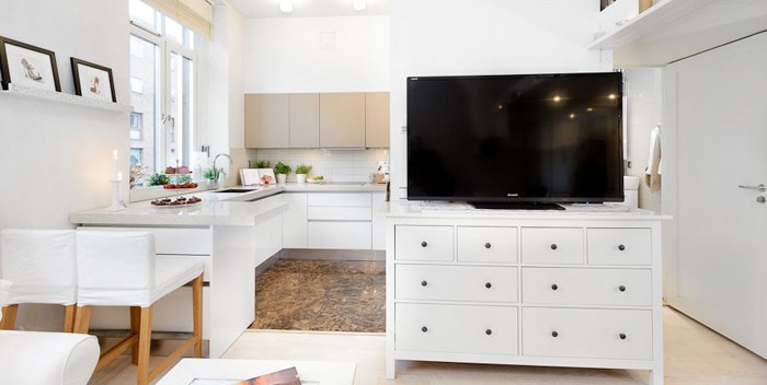 Светлая квартира с высокими потолками Светлая квартира с высокими потолками