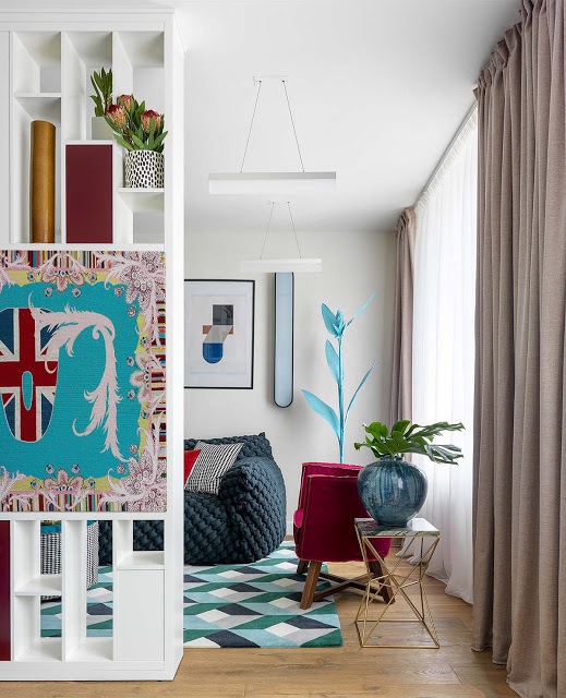 Светлая квартира, полная красок и веселых мотивов