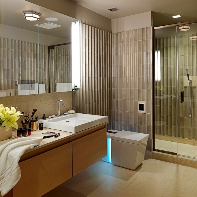 Элегантная ванная с плиткой из коллекции Veranda Bamboo tiles от Ann Sacks