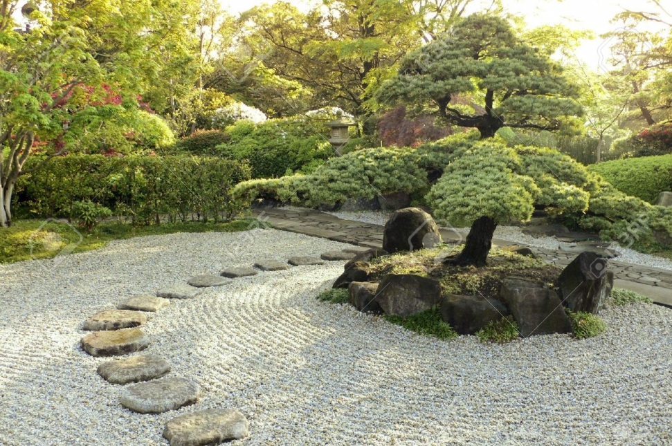 Zen garden. Японский сад камней или "сухой пейзаж"