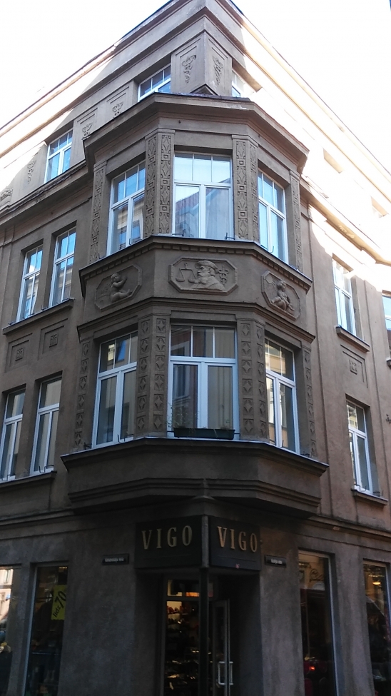 Такие разные эркеры и ризалиты- украшения зданий Риги.