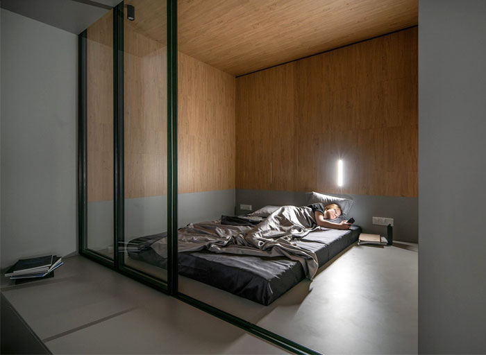 Монохромный интерьер уютной студии