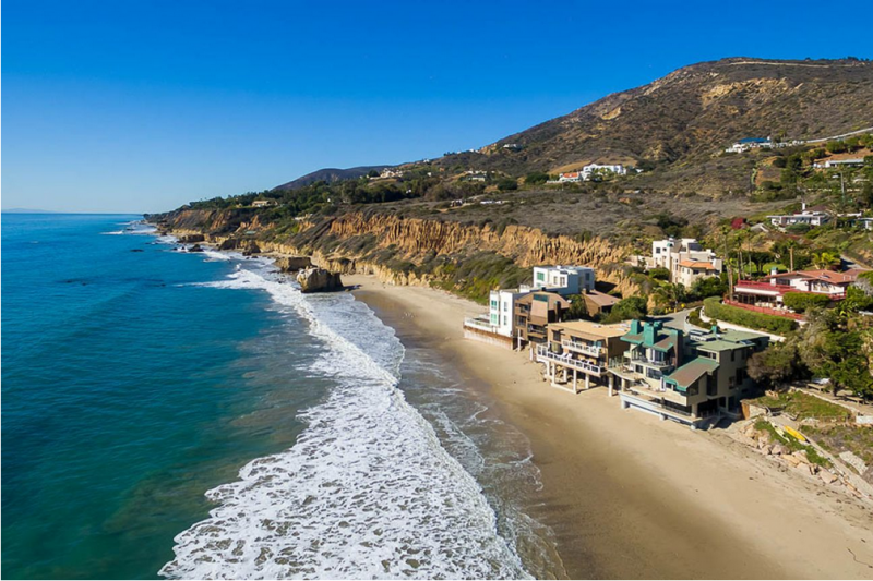 Пляжный дом в Малибу с панорамным видом на Тихий океан Пляжный дом в Малибу с панорамным видом на Тихий океан