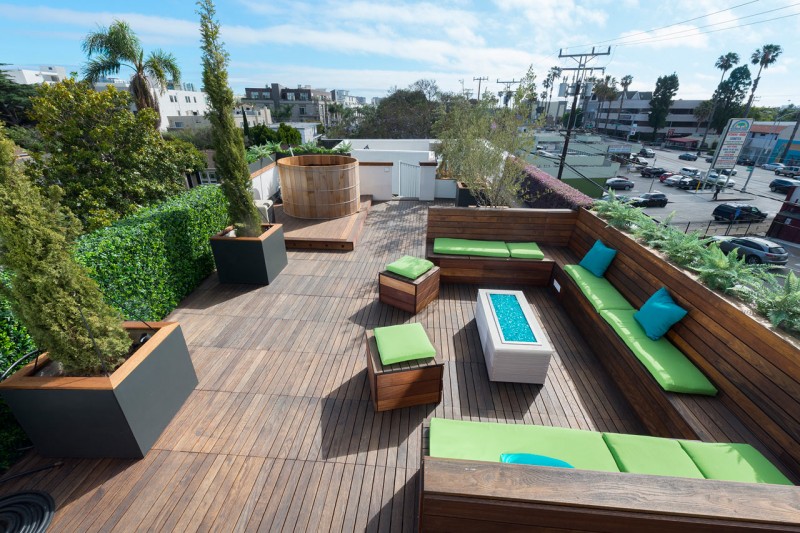 Резиденция в Калифорнии с фасадом из металлических цветов