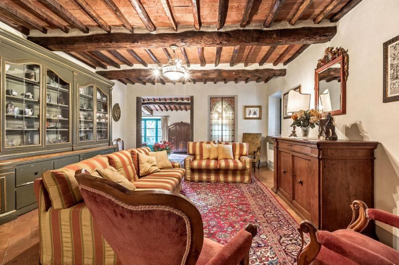 Вилла в Альбанских горах в Италии