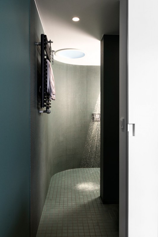 Светлый интерьер с контрастной отделкой в бельгийском коттедже Светлый интерьер с контрастной отделкой в бельгийском коттедже