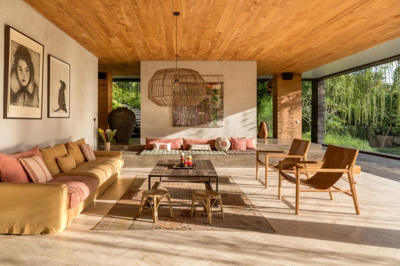 Уединенная вилла на Бали в окружении пышной зелени