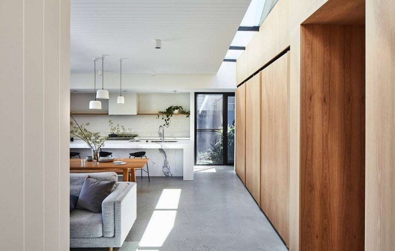 Двухэтажный дом, спроектированный для молодой семьи