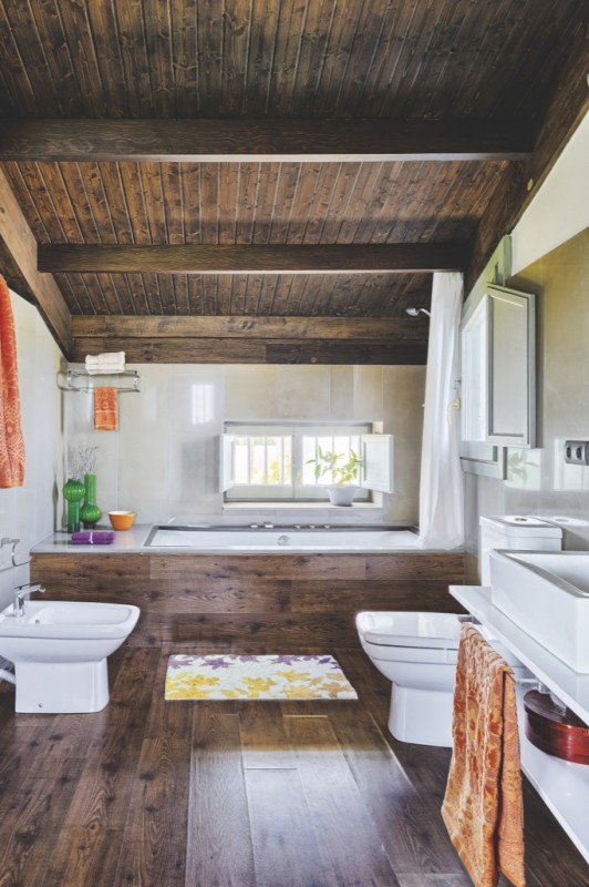 Интерьер студии в старинном городе Кордова, Испания Интерьер студии в старинном городе Кордова, Испания