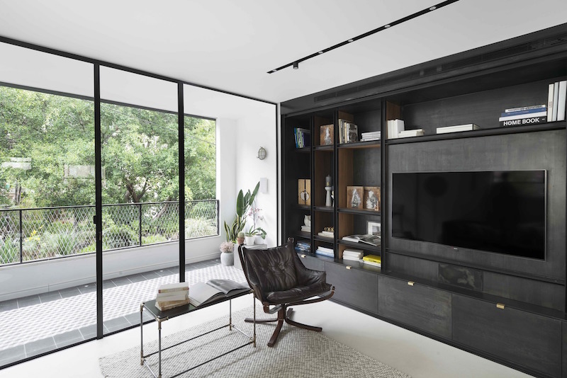 Монохромный интерьер квартиры в Тель-Авиве