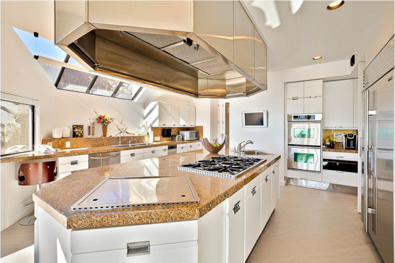 Пляжный дом в Малибу с панорамным видом на Тихий океан Пляжный дом в Малибу с панорамным видом на Тихий океан