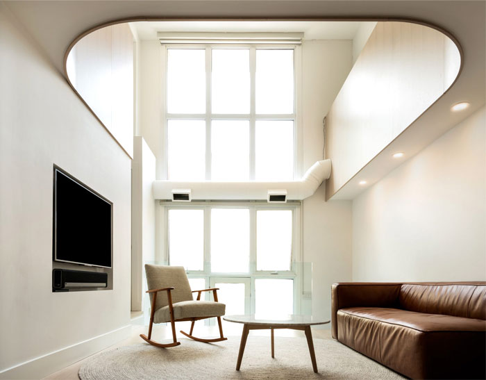 Превращение старой заброшенной церкви в Торонто в минималистичный дом в стиле лофт Превращение старой заброшенной церкви в Торонто в минималистичный дом в стиле лофт