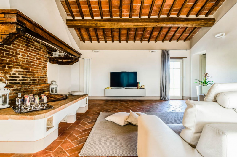 Традиционная вилла недалеко от Пизы, Италия Традиционная вилла недалеко от Пизы, Италия