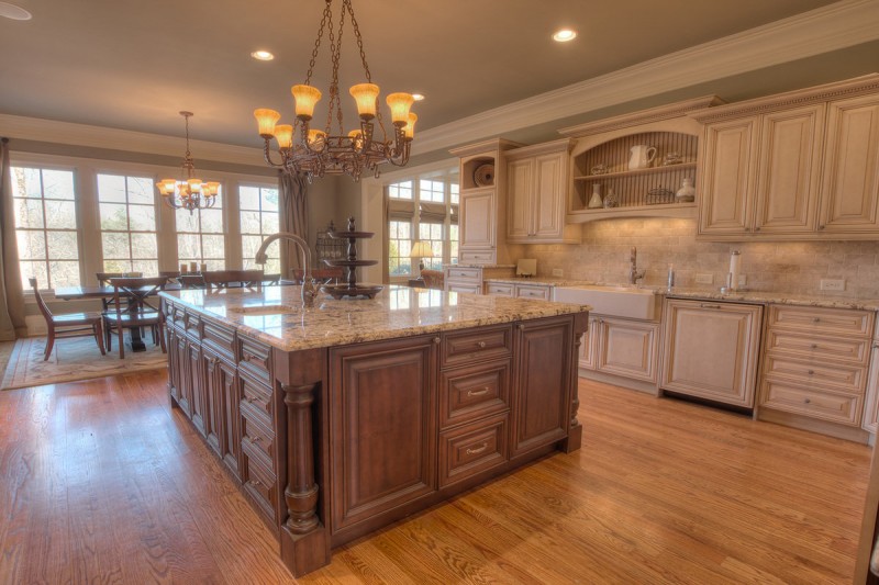 Вневременная элегантность обстановки дома в городе Розуэлл, штат Джорджия