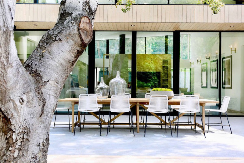 Светлый просторный дом, расположенный в Пасадене, штат Калифорния