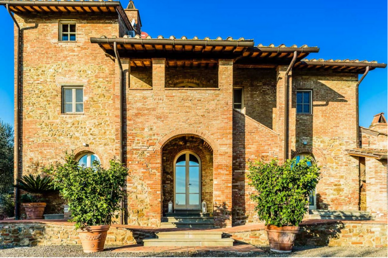 Традиционная вилла недалеко от Пизы, Италия Традиционная вилла недалеко от Пизы, Италия