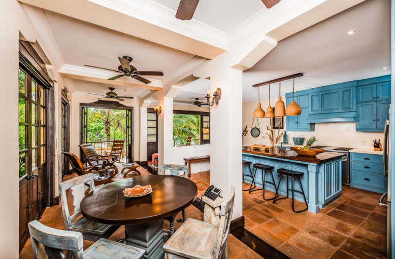 Средиземноморская вилла недалеко от Плайя Данта, Коста-Рика Средиземноморская вилла недалеко от Плайя Данта, Коста-Рика