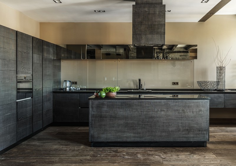 Отделка стен доской в городской квартире