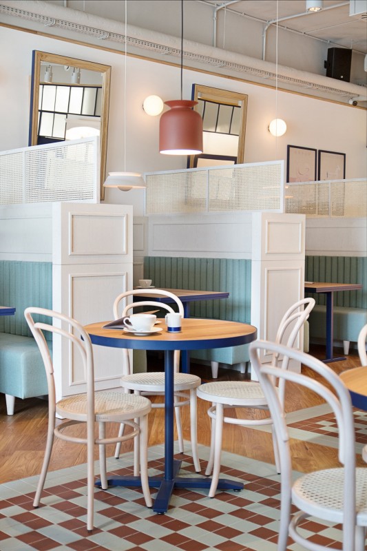 Яркое уютное кафе в Сопоте, Польша