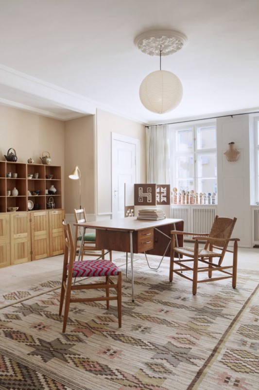 The Apartment: дизайнерская галерея, расположенная в квартире XVIII века в Копенгагене The Apartment: дизайнерская галерея, расположенная в квартире XVIII века в Копенгагене