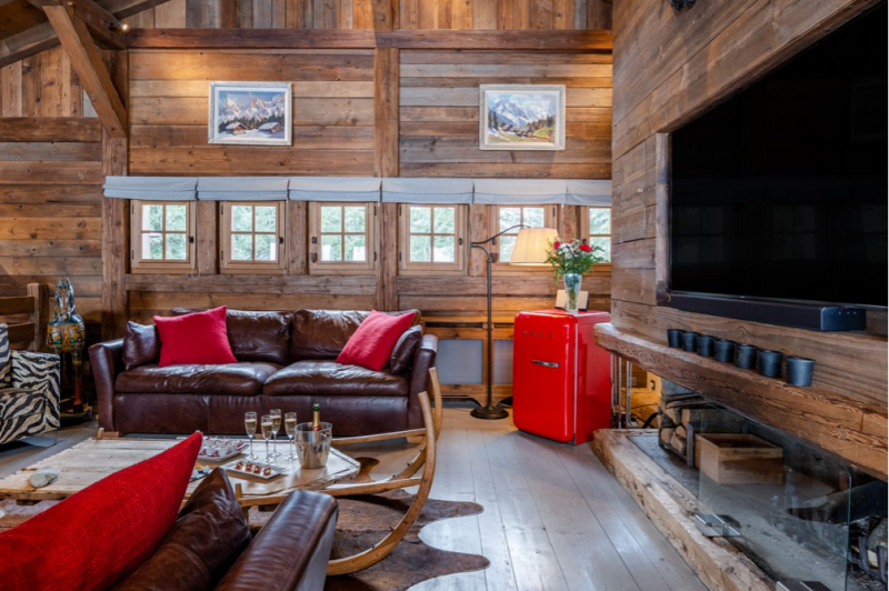 Деревенское шале недалеко от горнолыжного курорта Шамони-Монблан во Франции